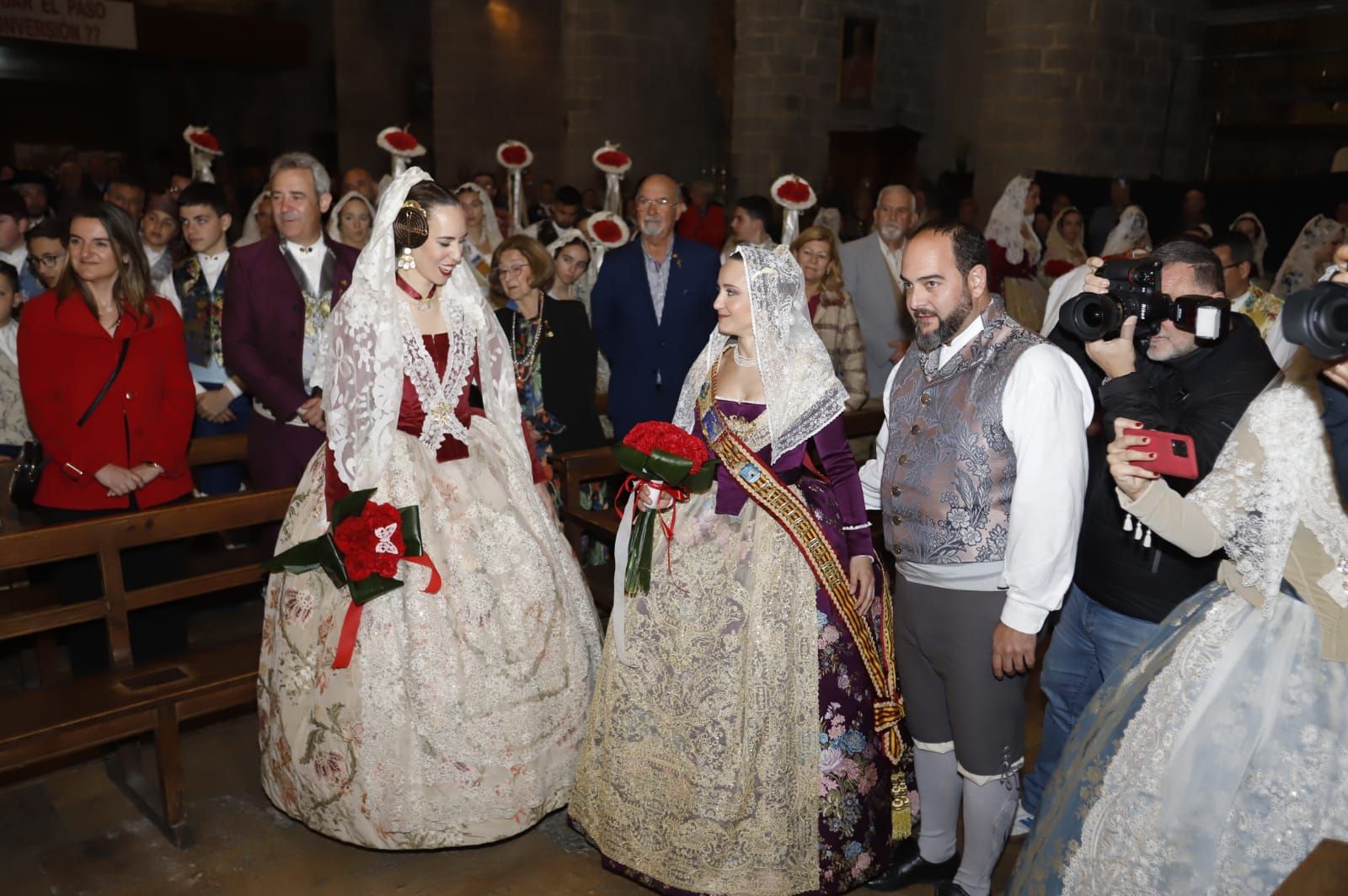 La ministra de Ciencia e Innovación, Diana Morant, participa en la Ofrenda de Gandia