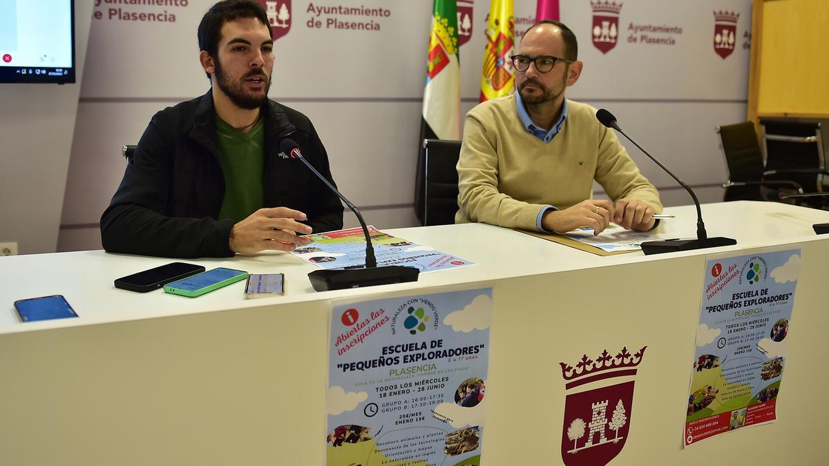 La Brigada Verde de Plasencia continúa con los talleres de eco-manualidades  para niños en el parque de Los Pinos en  - Toda la  información, noticias, eventos, turismo  en Extremadura