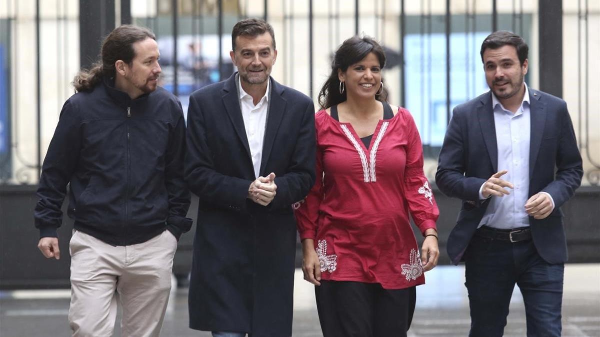 de izquierda a derecha Pablo Iglesias  Antonio Maillo   Teresa Rodriguez y Alberto Garzon