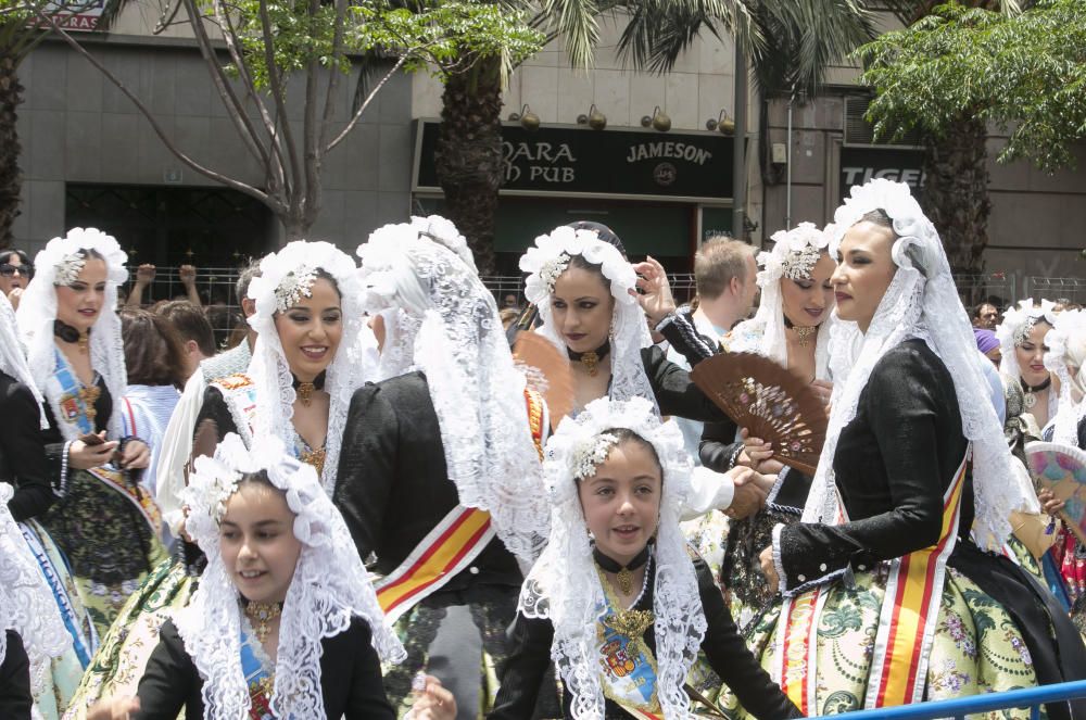 Primera mascletá de las Hogueras del 90 aniversario.