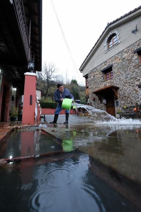 Los efectos del temporal "Ana" en Asturias