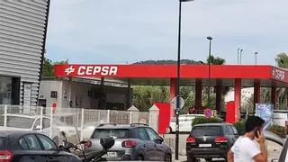Un hombre atraca con un cuchillo una gasolinera de Ibiza