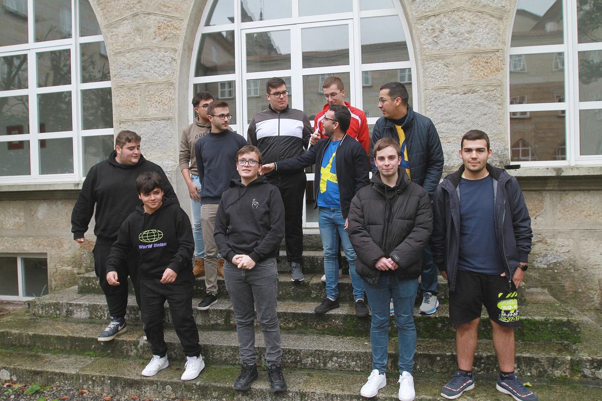 Los jóvenes que participaron en la convivencia en el Seminario de Ourense.