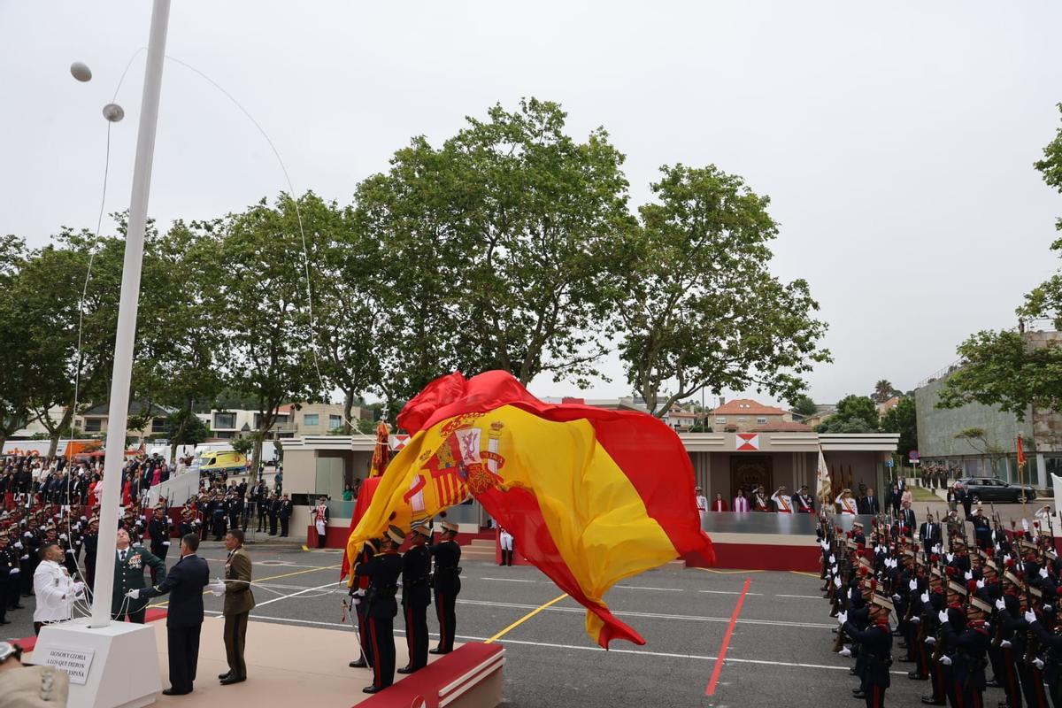 Las mejores imágenes del acto central del Día de las Fuerzas Armadas en Vigo