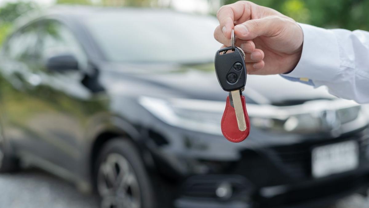 La Guardia Civil alerta sobre estafas al comprar un coche de segunda mano: así puedes evitarlas