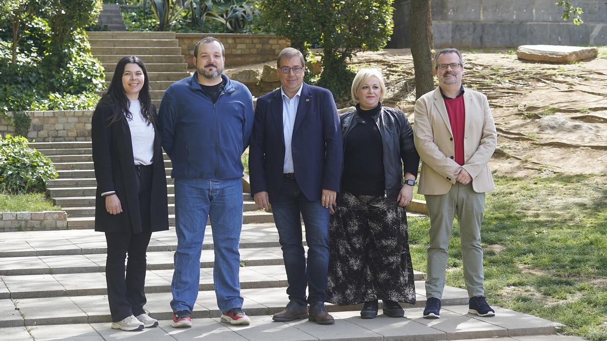 El cap de llista del PPC per Girona, Jaume Veray, amb els quatre integrants que l'acompanyen als primers números de la llista per al 28-M.