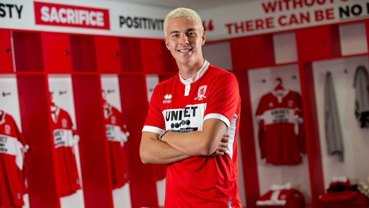 Hoppe posa con la camiseta del Middlesbrough.