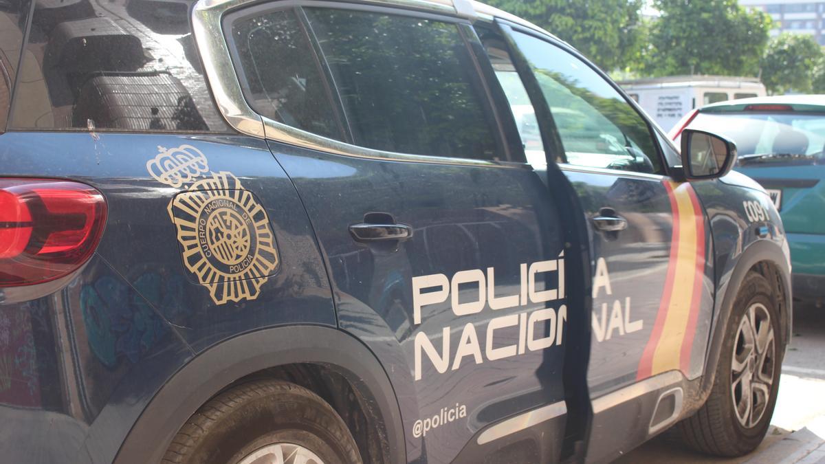 Un coche de Policía Nacional