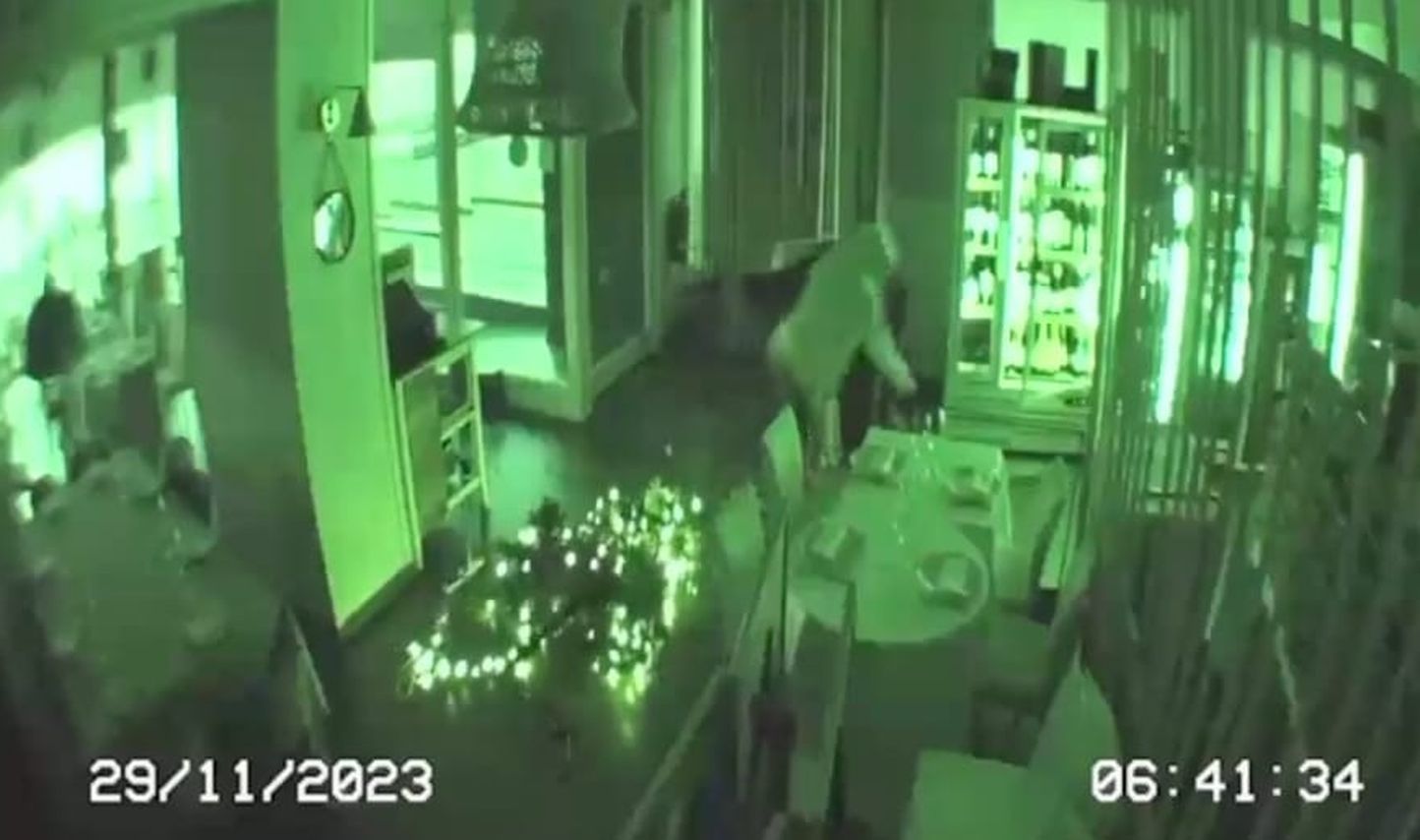 Vídeo: El vídeo del 'robo fake' en el restaurante Puerta del Sol de Orpesa
