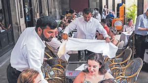 Els salaris creixen un 3%, dues dècimes per sobre de la inflació