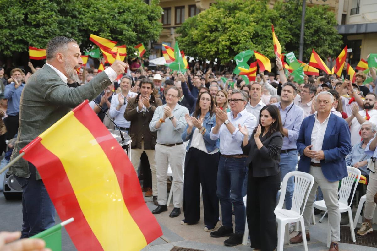 El mitin de Santiago Abascal en la plaza de las Tendillas de Córdoba, en imágenes El mitin de Santiago Abascal en la plaza de las Tendillas de Córdoba, en imágenes