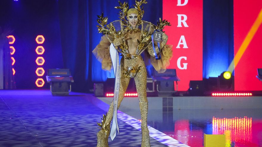 Drag Liak aterriza desde Murcia para dar juego al Carnaval con sus piezas de ajedrez: &quot;La reina tiene un papel fundamental&quot;