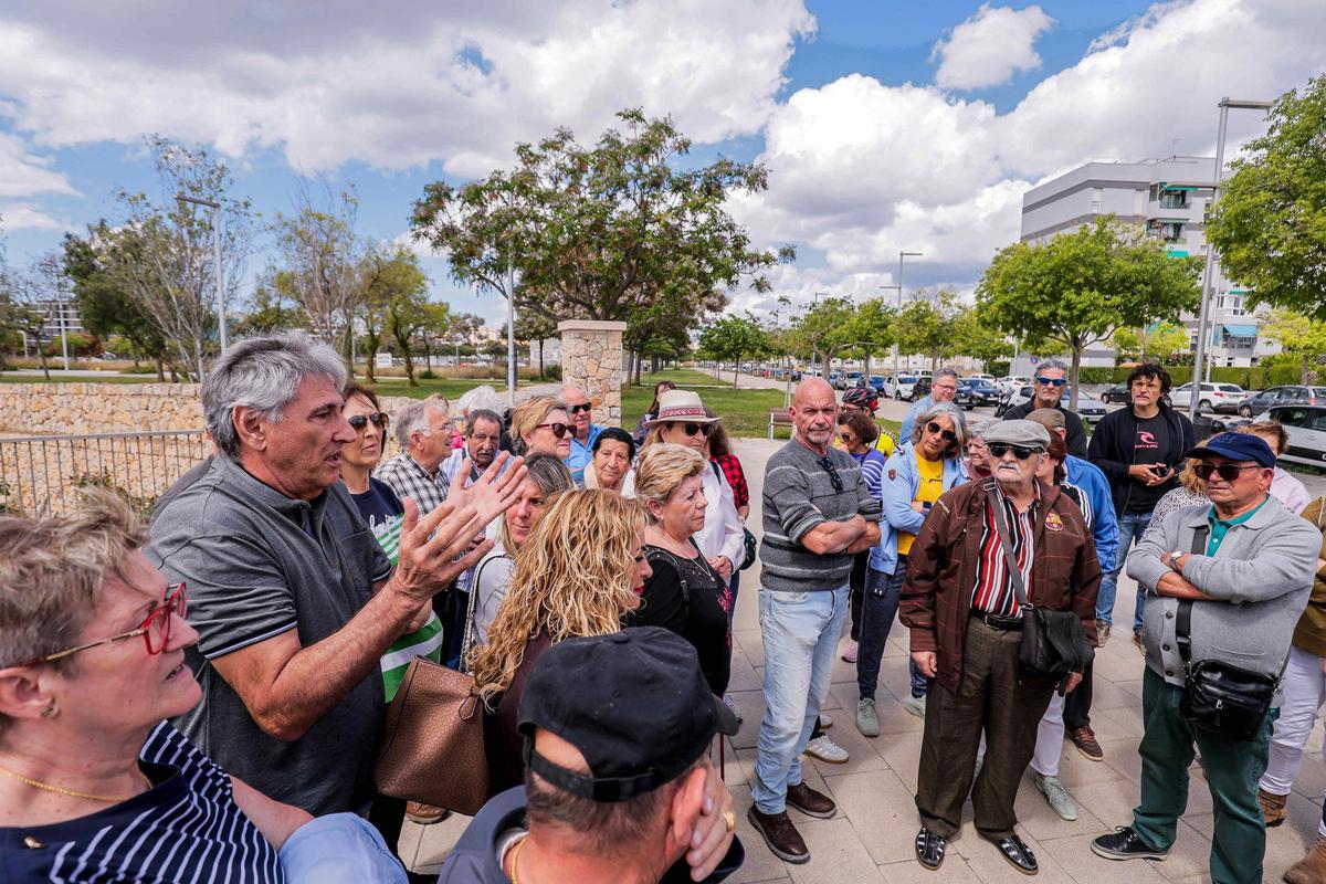 Los vecinos reclaman a la administración que acelere los trámites.