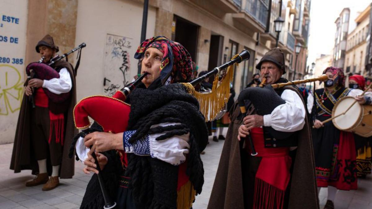 Músicos de Manteos y Monteras