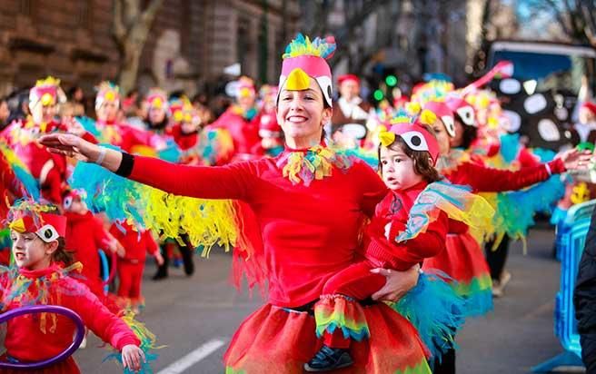 La Rua desfila por el centro de Palma