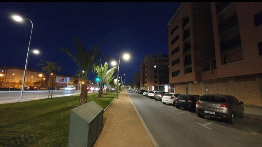 Infraestructuras ilumina la Cañada Real Mestas tras
años de demanda vecinal