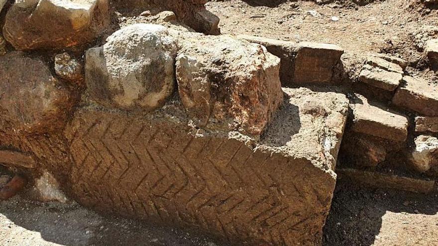 Trabajos arqueológicos en la muralla nazarí.