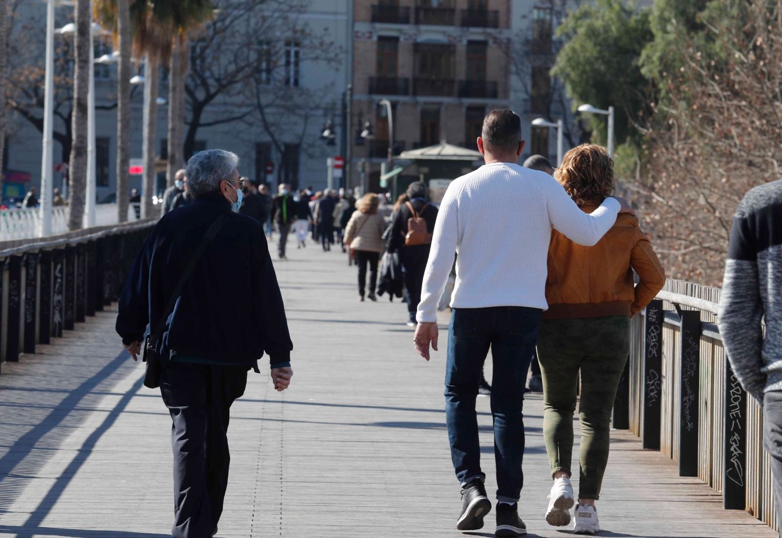 València disfruta al sol del penúltimo domingo de febrero