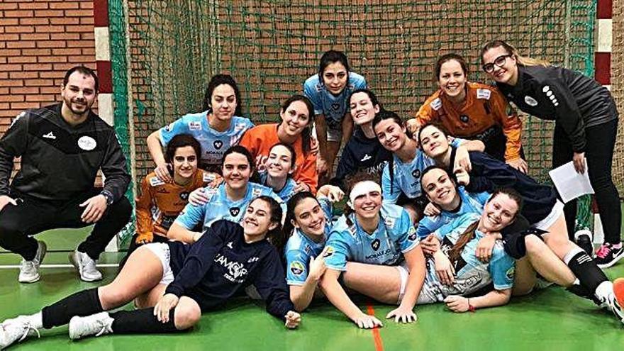 El equipo senior femenino del BM Zamora.