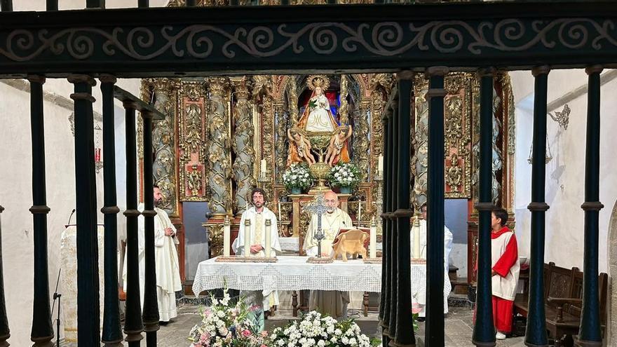 En imágenes: la celebración del Domingo Detrás en el santuario de El Acebo