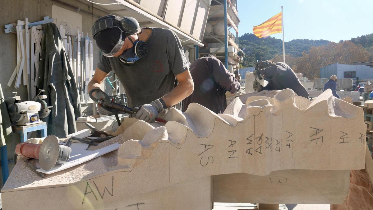 Trabajos para las piecas que irán a la torre de Jesús de la Sagrada Família en Granits Barbany