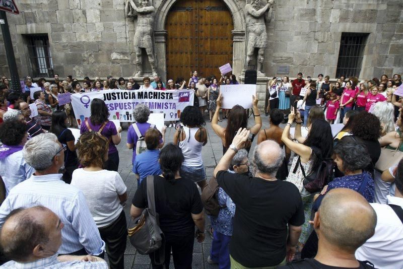 El feminismo arropa a la víctima de ‘La manada’ de Manresa en Zaragoza