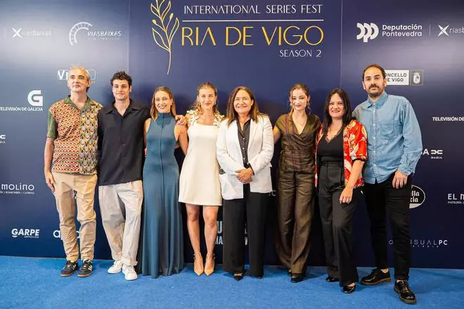Los protagonistas de «Oasis» estrenan en Vigo la nueva apuesta de Netflix