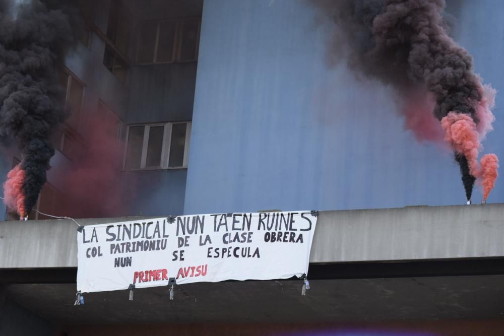 Los sindicatos minoritarios reclaman en Gijón políticas contra la precariedad