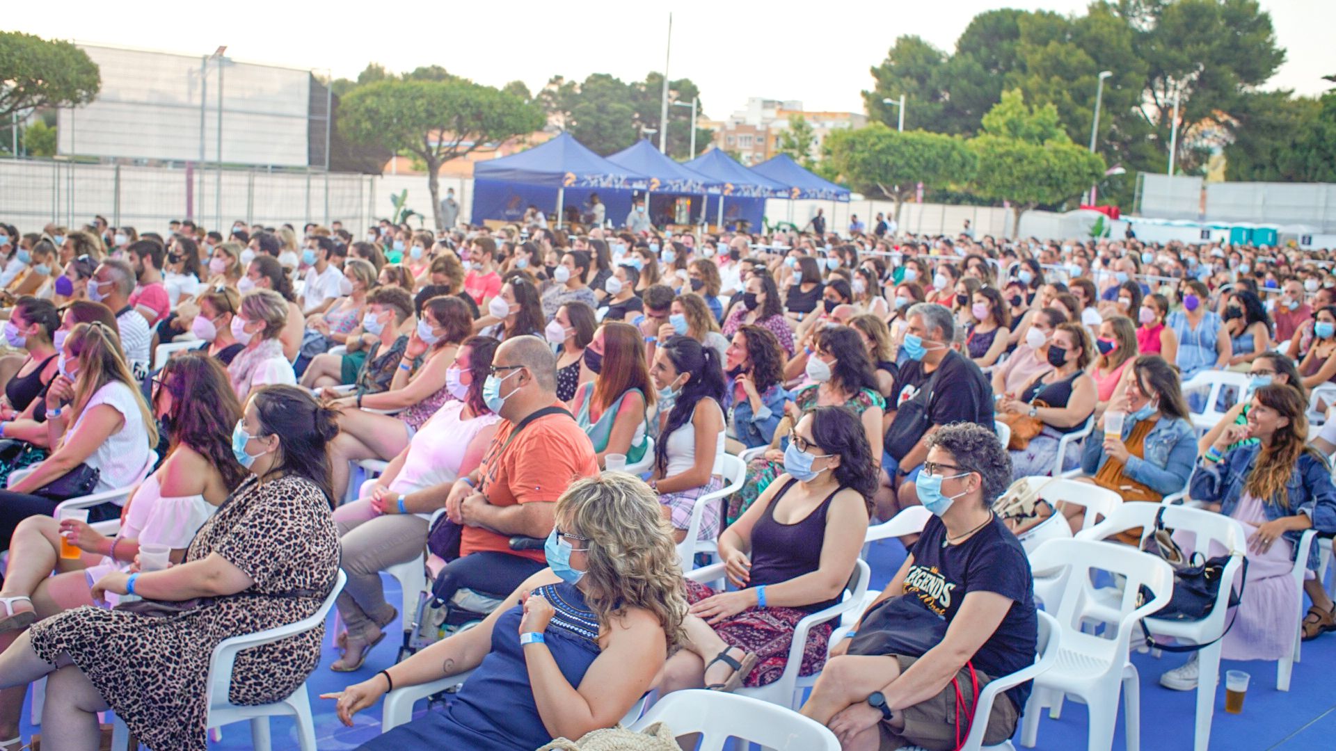 El humor de Martita de Graná ameniza el Peñíscola From Stage