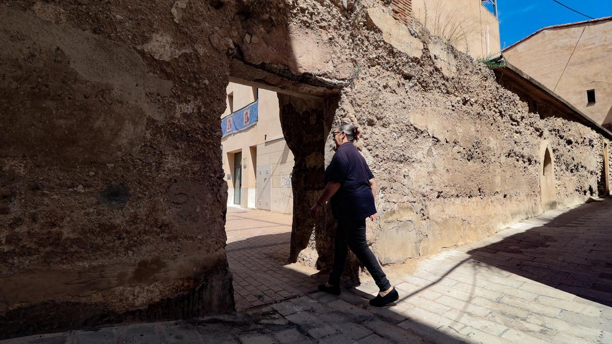 Lienzo de la antigua muralla de Cocentaina que será restaurado, en la calle Pintor Borràs.