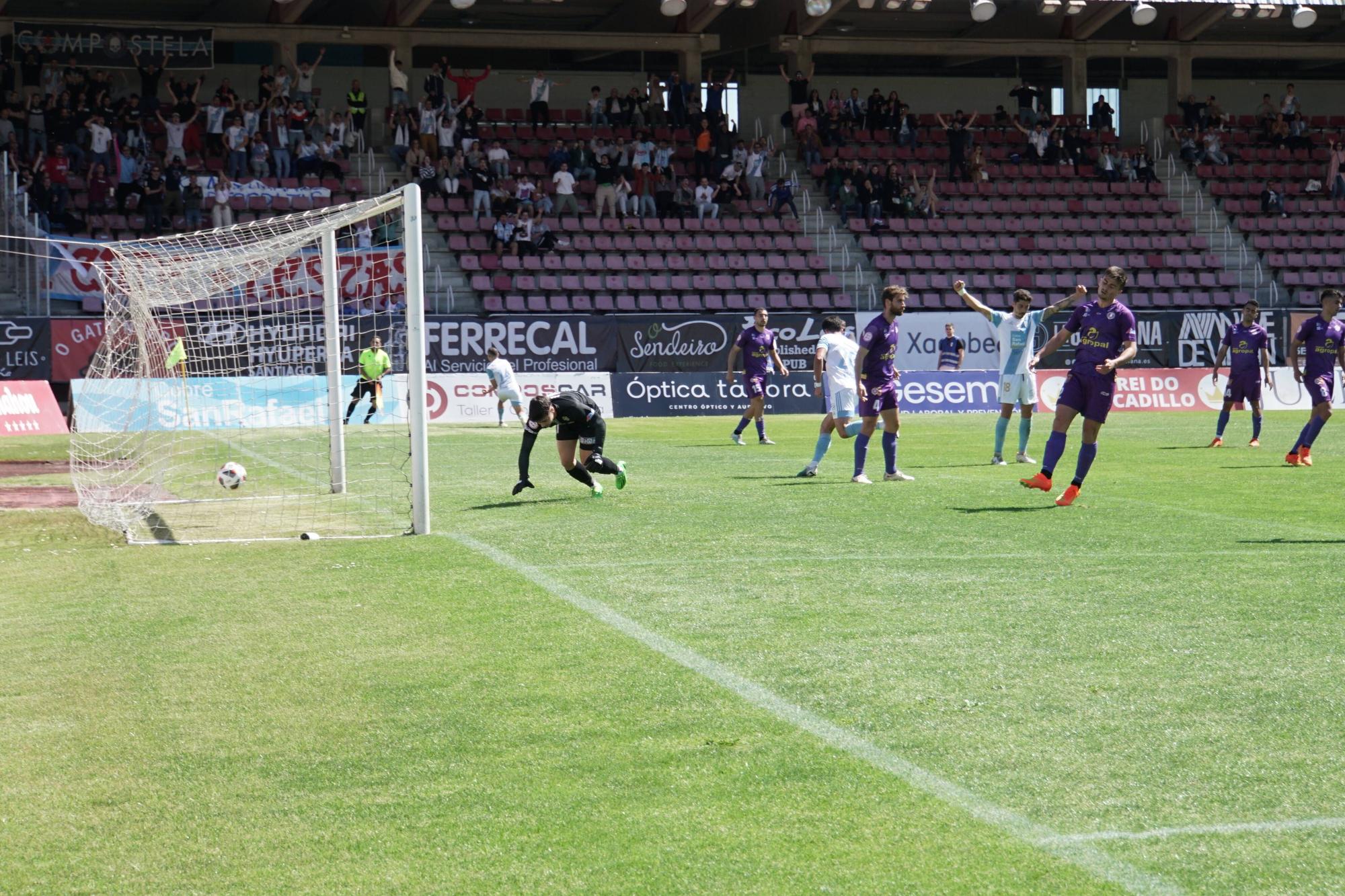 SD Compostela 3 - Palencia 0: las imágenes del partido