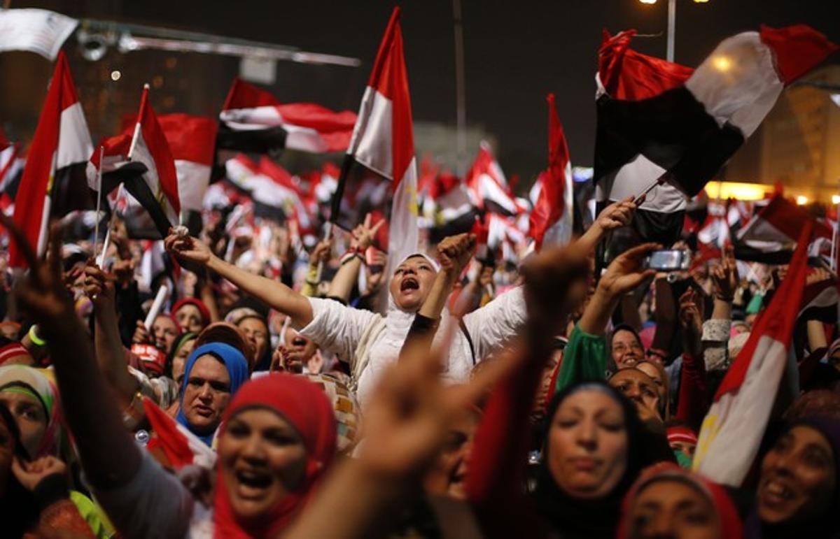 Dones participants en les protestes de la plaça de Tahrir del Caire.