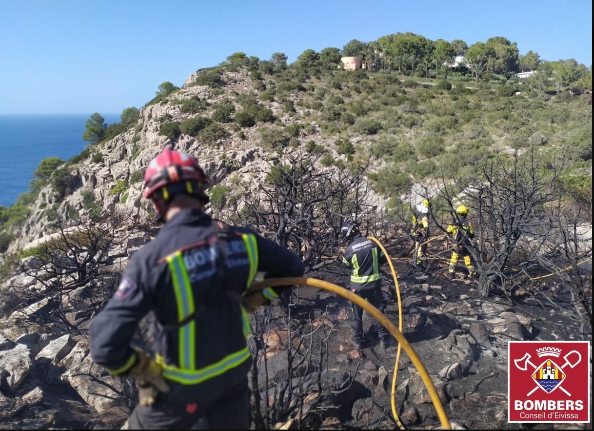 Todas las imágenes del incendio forestal en na Xemena, en Sant Joan