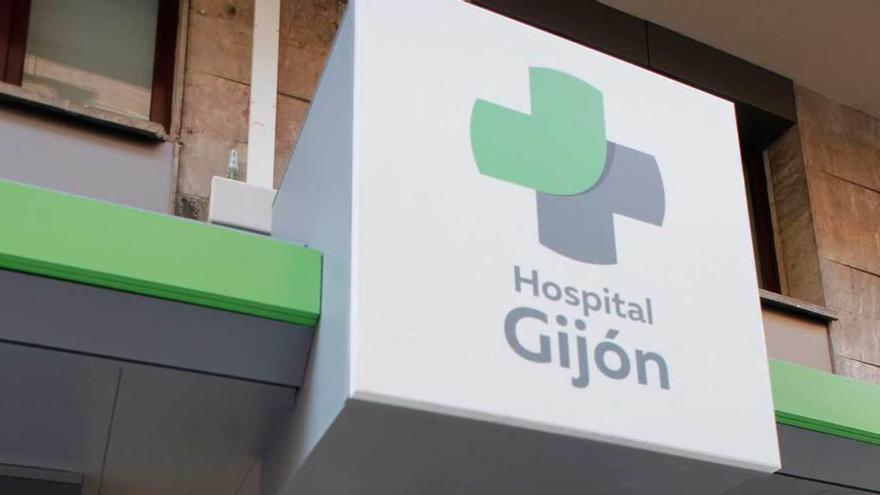 El Hospital Gijón, ayer, ya con sus puertas abiertas.