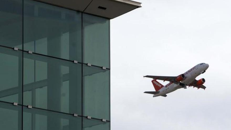 El Aeropuerto de Barcelona-El Prat funciona con normalidad la mañana de este martes