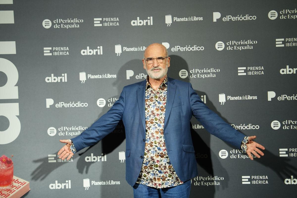 El escritor Fernando Aramburu en la fiesta del suplemento de ‘abril’ en Madrid.