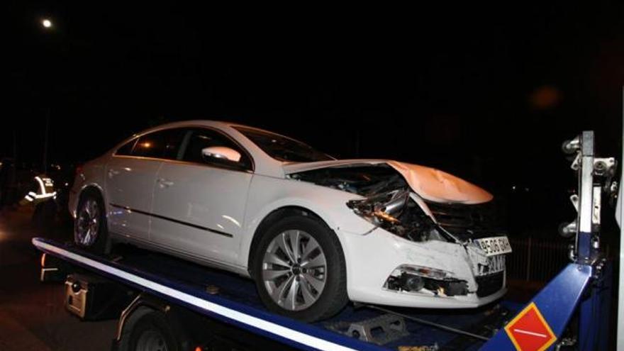 Un hombre tuvo que ser excarcelado de su coche en Lorca.