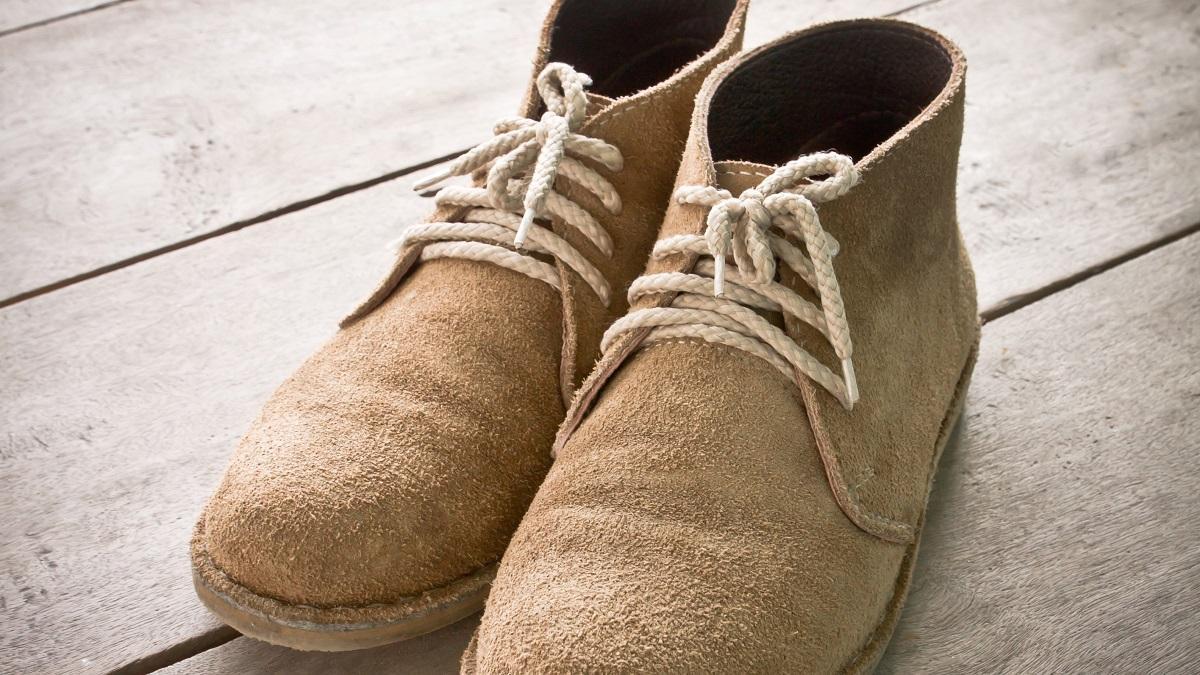 El truco para proteger tus zapatos de ante del agua y las manchas.