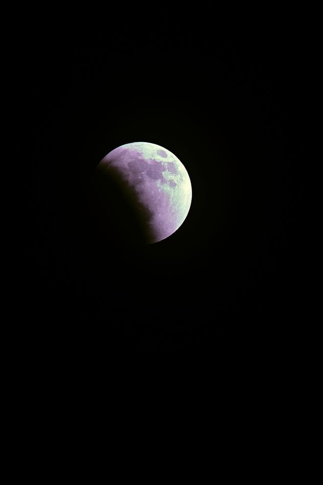 Los eclipses lunares se pueden observar sin protección, ya que no dañan los ojos como los eclipses solares.