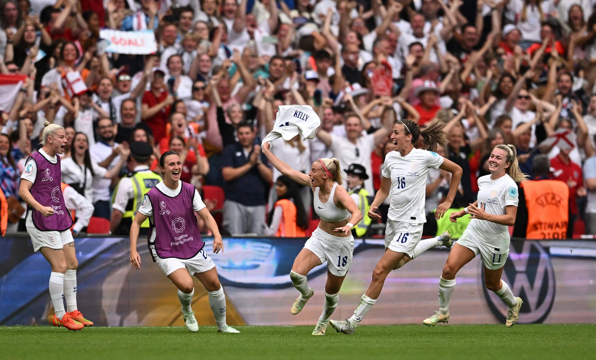 Así ha sido el gol de Kelly para que Inglaterra gane la Eurocopa Femenina