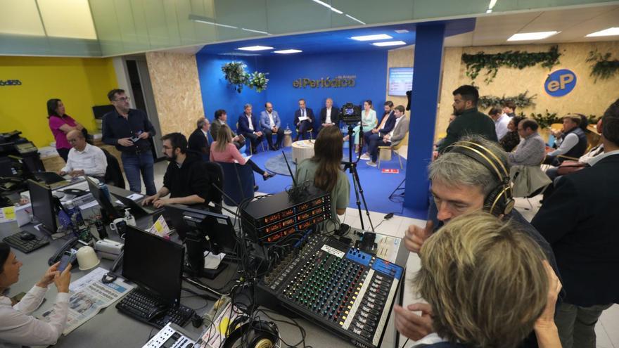 La redacción de EL PERIÓDICO DE ARAGÓN durante la grabación del debate electoral con los candidatos autonómicos.