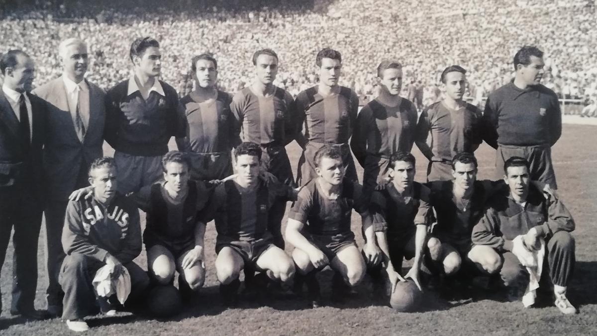 Los campeones de Copa 1953: César, Daucik, Ramallets, Seguer, Biosca, Segarra, Gonzalvo III, Flotats y Velasco (arriba, de izquierda a derecha). Abajo, mismo orden: Mur, Basora, Bosch, Kubala, Moreno, Manchón y Claudio Pellejero