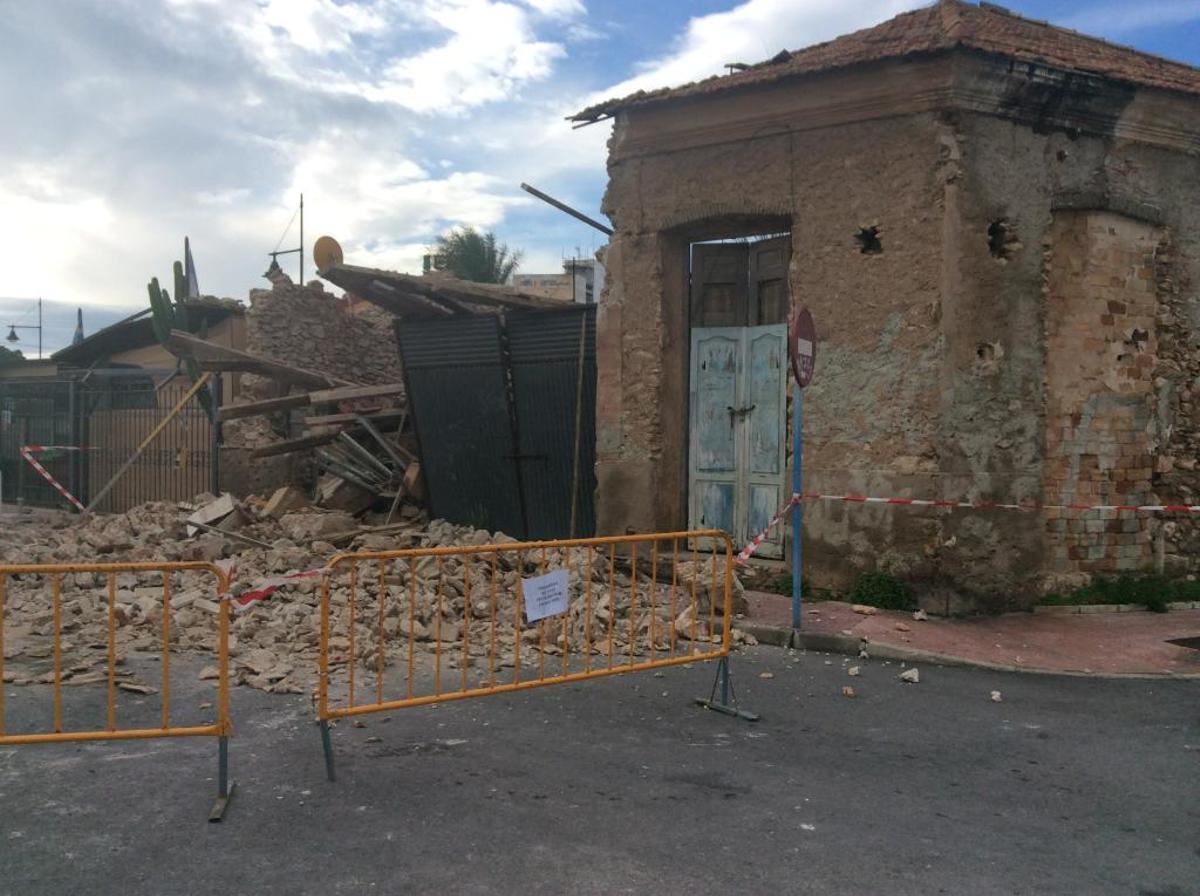 El Ayuntamiento reabre la avenida de la Estación tras el derrumbe de una casa