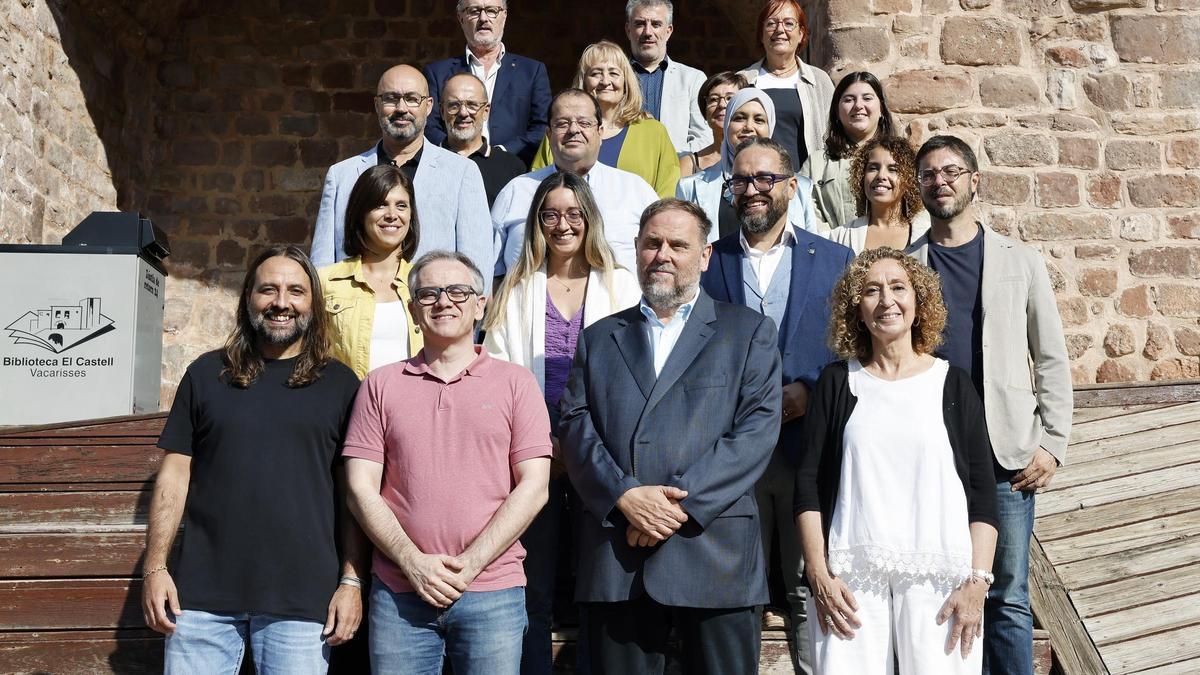 Imagen del grupo de ERC en el Parlament, con Jové y Junqueras en primera línea.