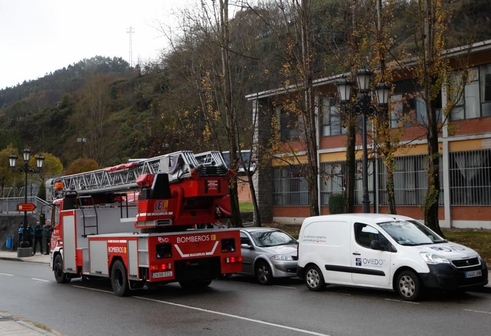 Intervención de bomberos en Tudela Veguín.