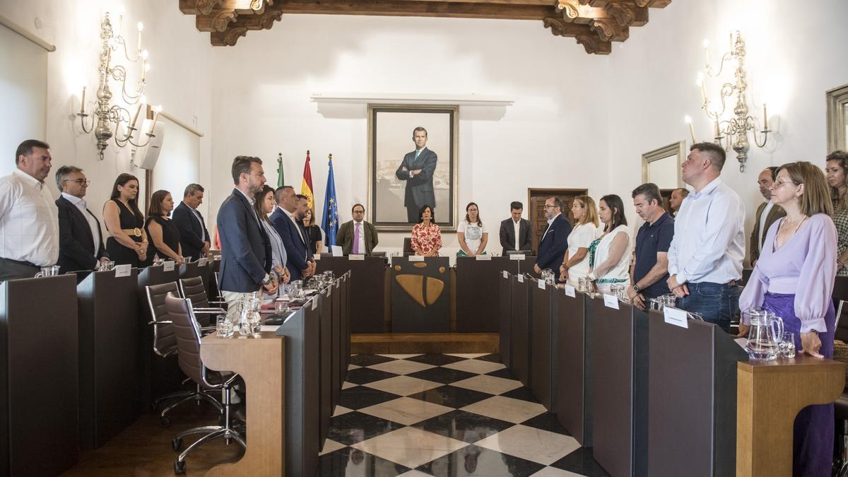 GALERÍA | Así ha sido la sesión plenaria de la Diputación de Cáceres