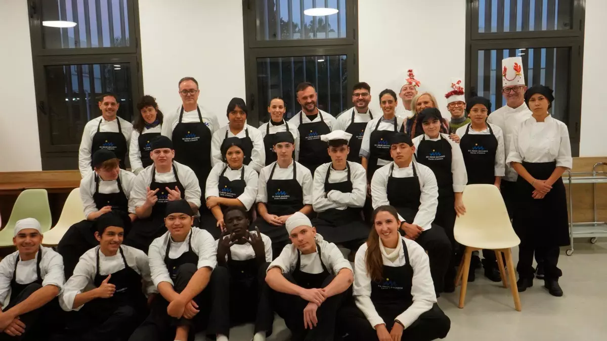 Duelo de aprendices de chef en los fogones del Isidor Macabich en Ibiza