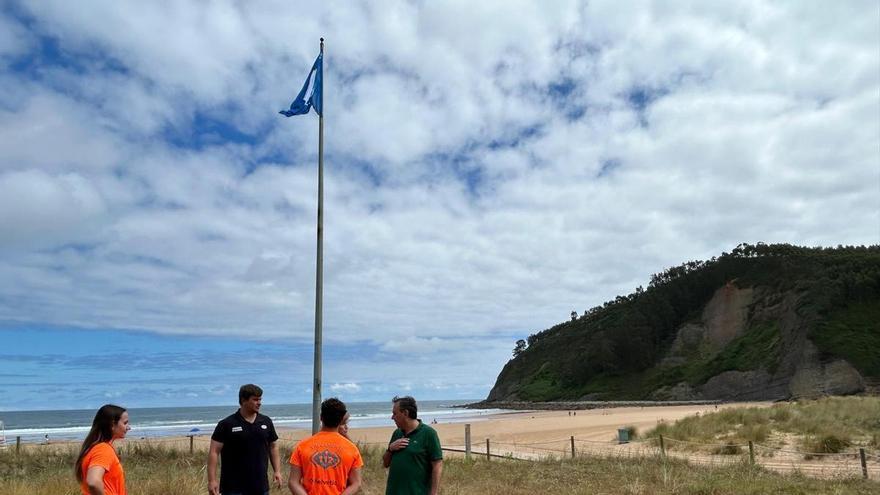 EN IMÁGENES: Izado de la bandera azul en Rodiles