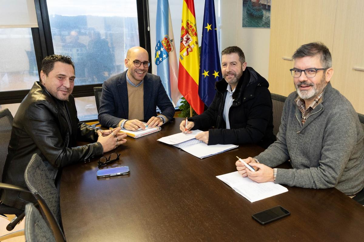 Pola esquerda, Isaac Gaciño, Isaac Rosón e José Antonio Vidal.