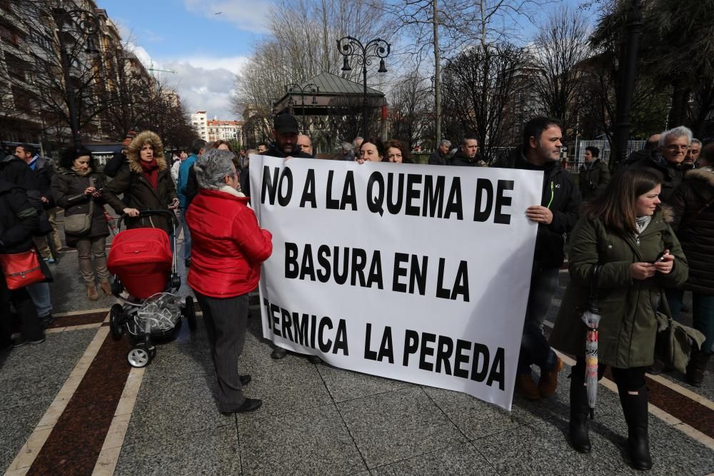 Manifestación en las calles de Gijón contra la contaminación en Asturias